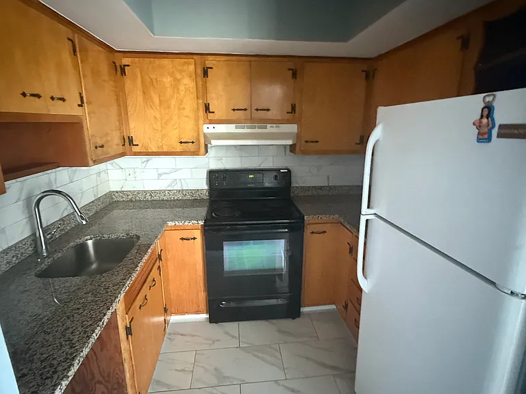 1904 Livingston St #B — Photo 3