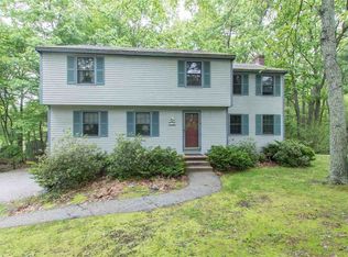 3 Luann Ln, Pelham, NH 03076