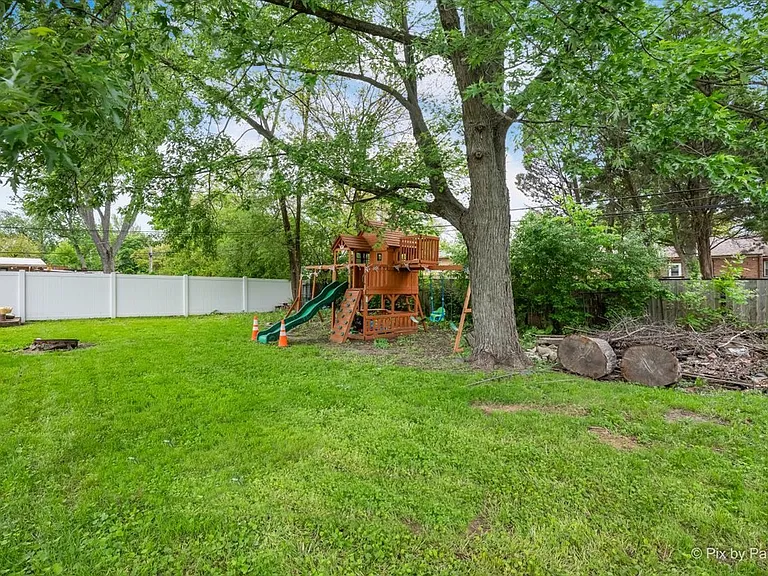 Wallace Ct — Photo 17
