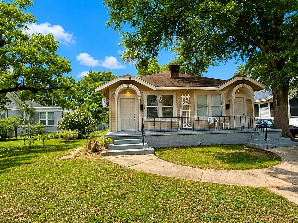 234 & 236 E Rutherford St
