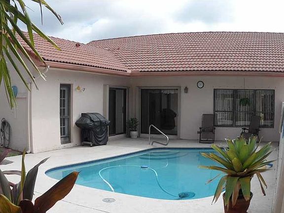 4th image of 9441 NW 18th Mnr