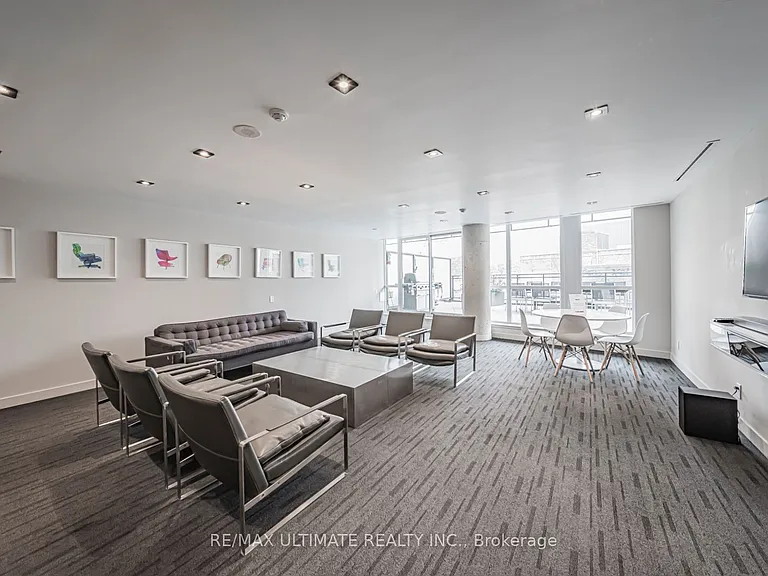318 King St E #1108 — Photo 29