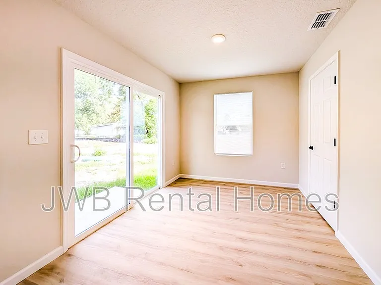 4296 Gilbert St — Photo 4