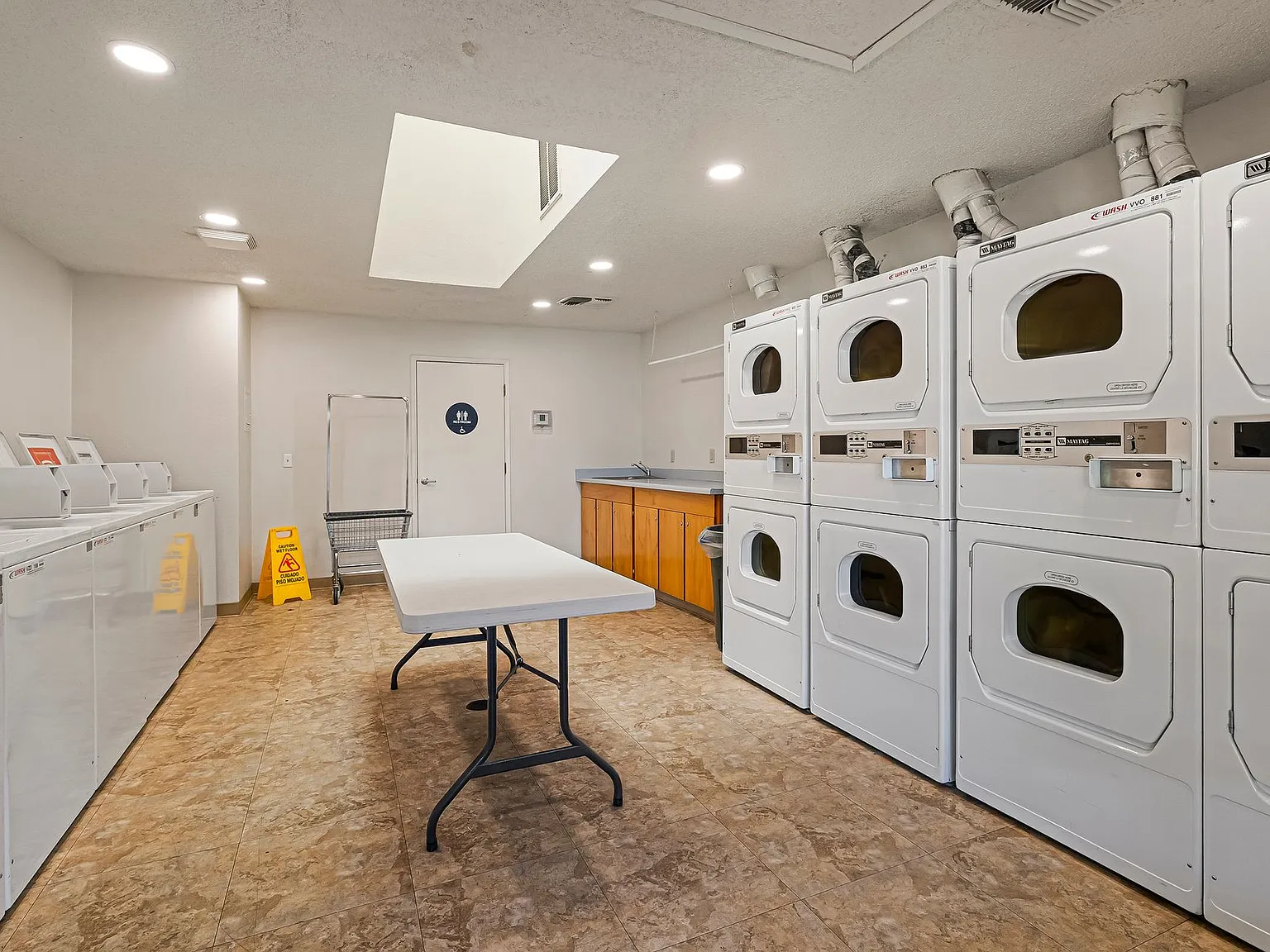 Train Station Apartments — Photo 4