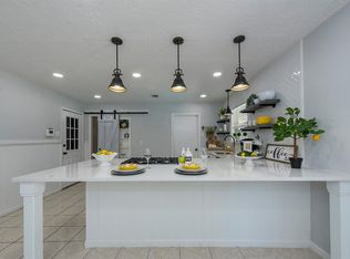 2413 Dewberry Ln, Pasadena, TX 77502