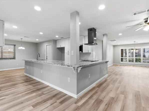 1620 Beachcomber Ln, Houston, TX 77062