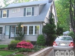 10 Woodland Ave, Rutherford, NJ 07070