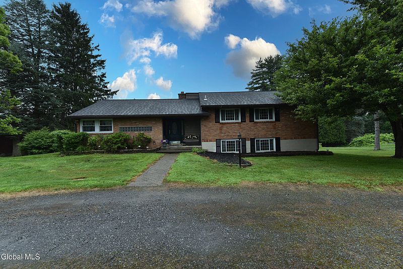 3rd image of 144 Ashdown Road