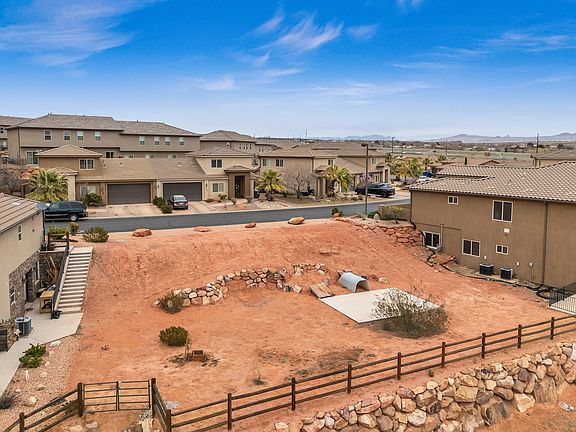 5th image of 433 N Creek Ridge Dr