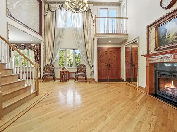 77-16 Kew Forest Lane image 11 of 38