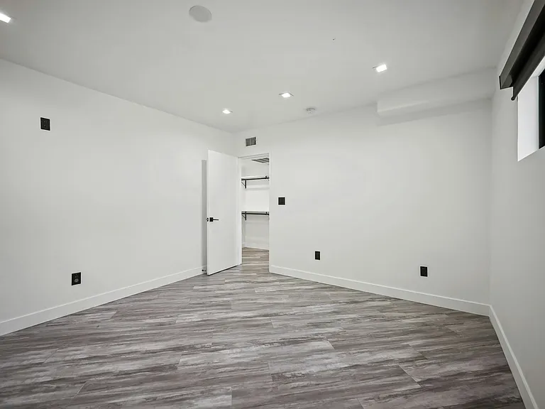 230 S Carondelet St #1 — Photo 19