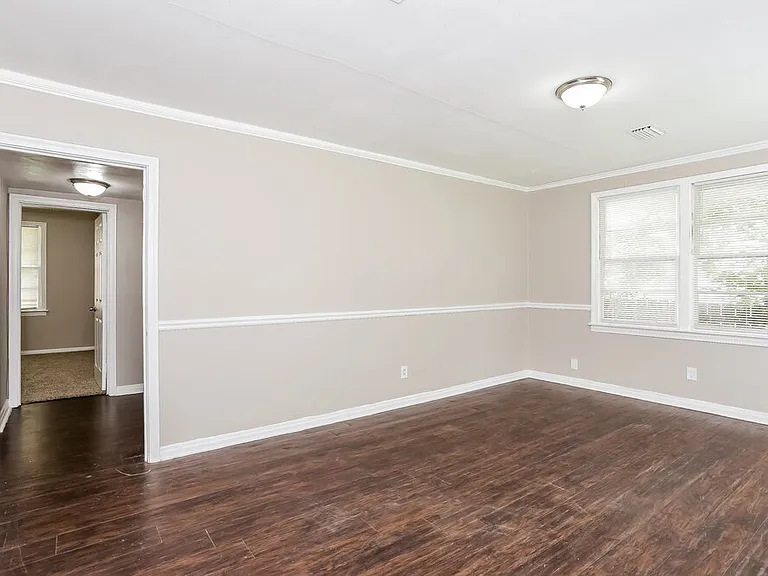 3037 Columbus Ave — Photo 3