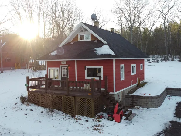 47611 Senter Location Rd, Hancock, MI 49930