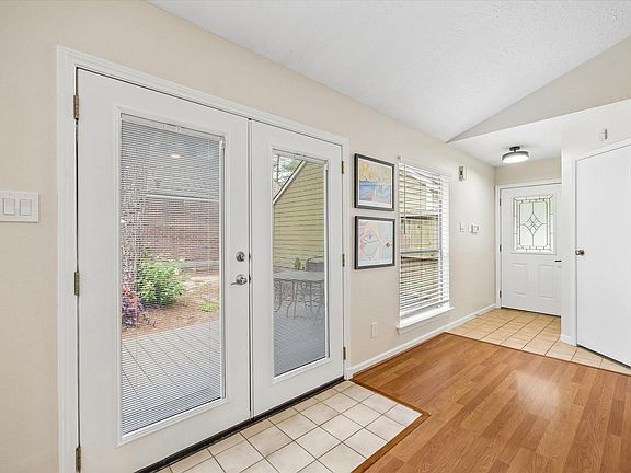 5th image of 30 Camberwell Ct