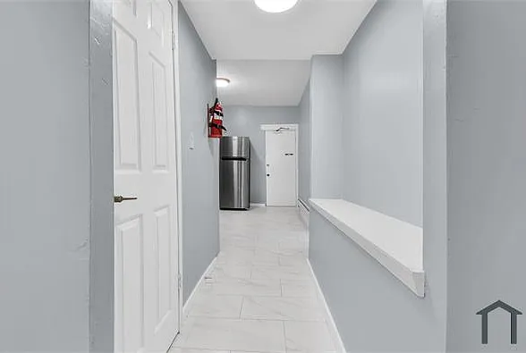 139 S 8th St #1 — Photo 11