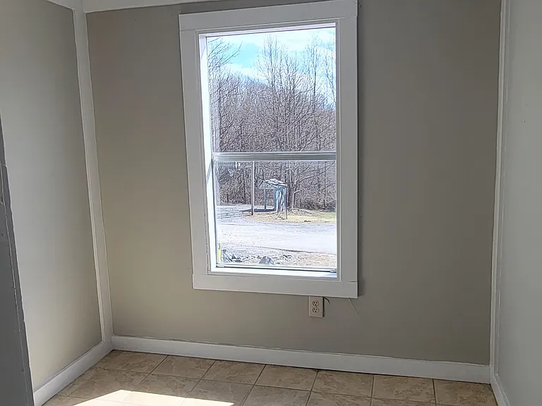 115 Linden Ln — Photo 19