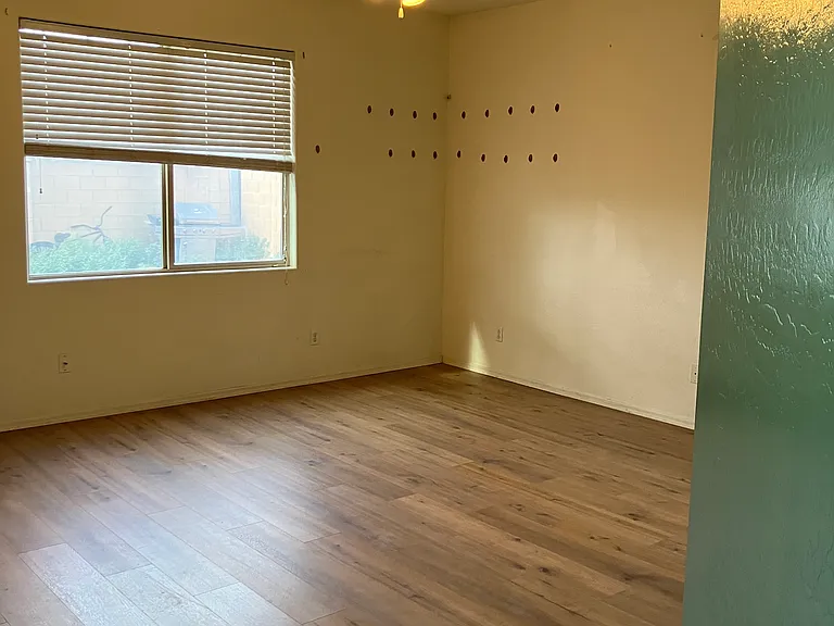 7146 S 68th Gln — Photo 13