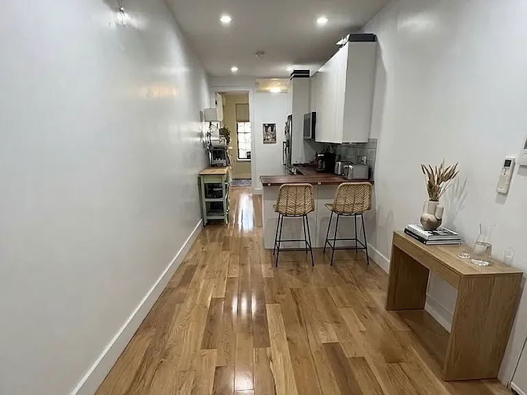 482 Onderdonk Ave #2L — Photo 18