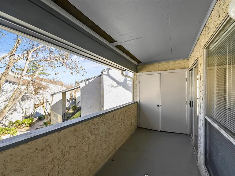 7313 Gulf Fwy — Photo 9