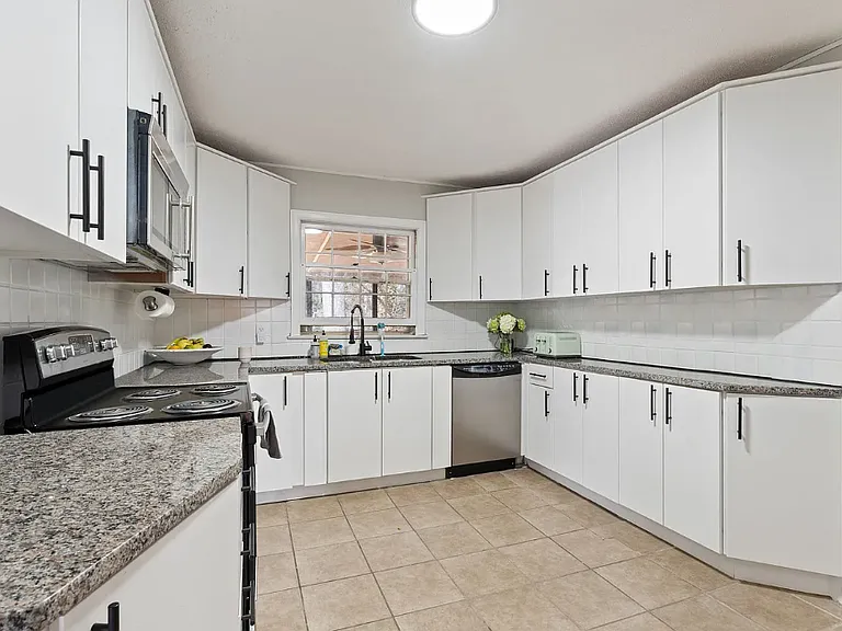 388 Tall Oaks Dr NE — Photo 11