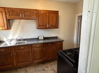 421 W 6th St, Davenport, IA 52803