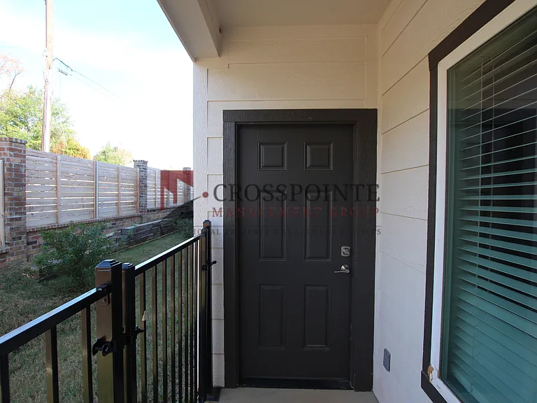 1927 Lindbergh Dr #301 — Photo 54