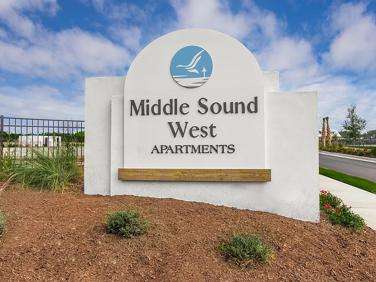 Middle Sound West Apartments — Photo 46