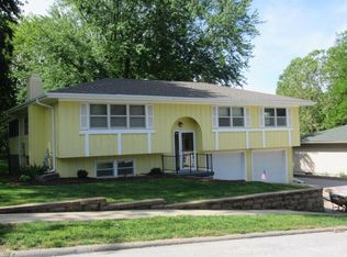 309 Redbud Ln, Council Bluffs, IA 51503