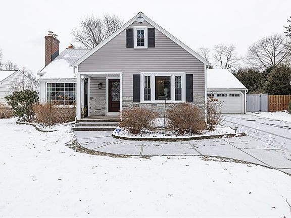 2nd image of 24 Woodcrest Dr