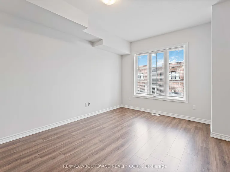 219 Dundas St E #27 — Photo 9