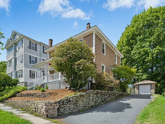 3rd image of 63 Park Terrace Rd