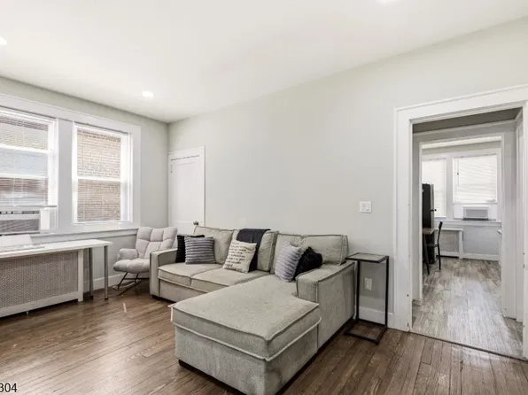 27 Lindsley Pl, East Orange City, NJ 07018