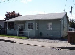 528 NE Perkins Ave, Myrtle Creek, OR 97457