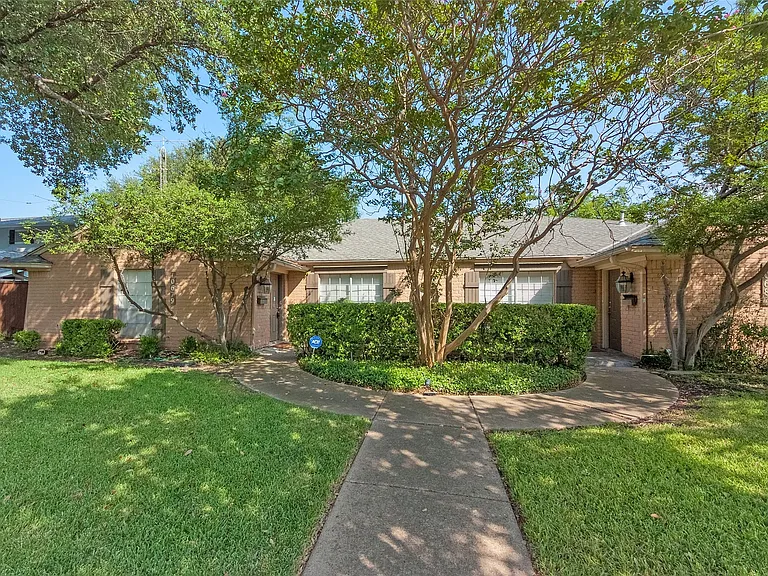 10679 Sandpiper Ln — Photo 1