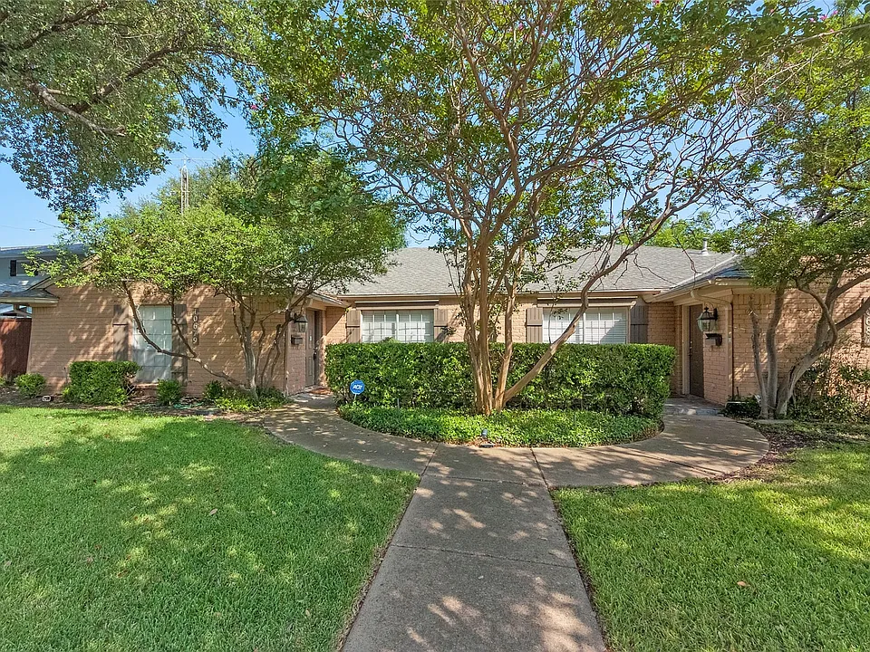 10679 Sandpiper Ln