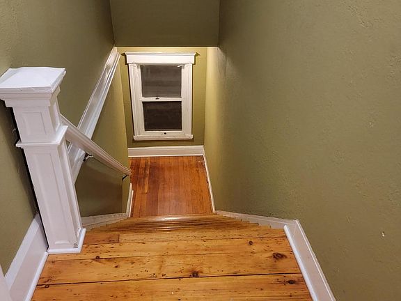 3rd image of 216 S 2nd St