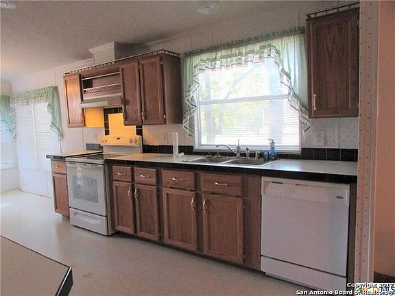 5th image of 106 Encino Quemado