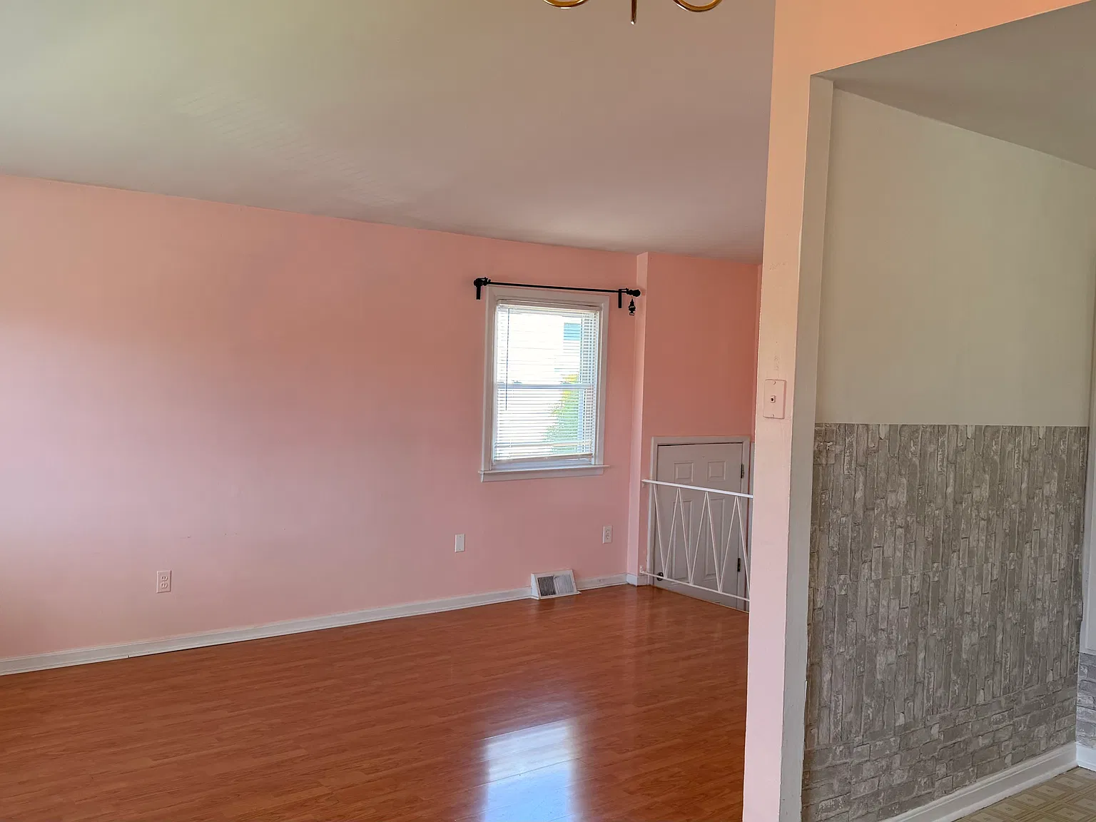 2 bed, 1100 sqft, $1,450 — Photo 4