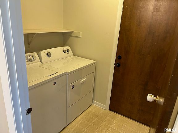 4th image of 715 E Heights Ave