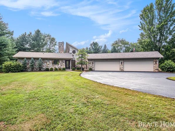 1359 Buttrick Ave SE, Ada, MI 49301