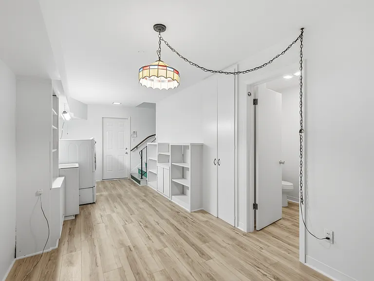 1806 Sebastian Dr — Photo 30