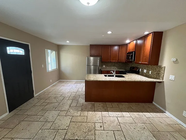 5065 W Point Loma Blvd #C — Photo 31