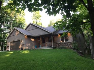 101 Country Hills Ln, Denver, IA 50622