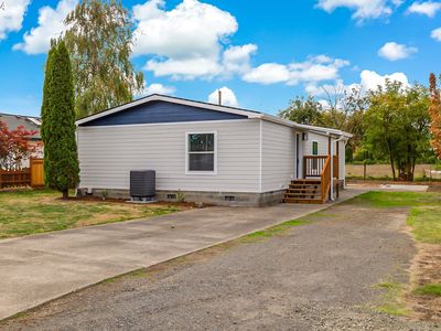 23611 Meadow Dr NE, Aurora, OR, 97002