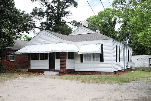 2913 Lee St Photo 1