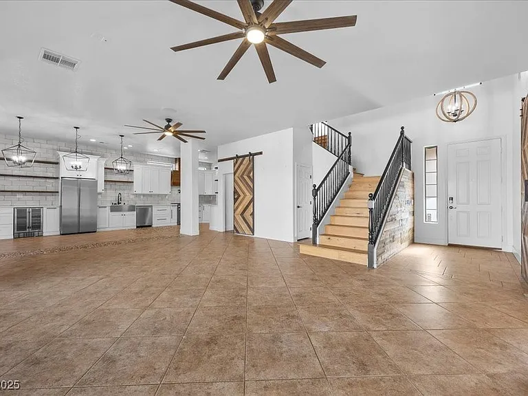 6332 Peggotty Ave — Photo 4