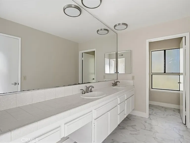 780 S Carriage Cir — Photo 30
