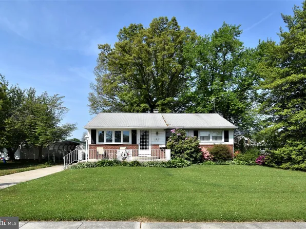 423 Larchmont Dr, Delanco, NJ 08075