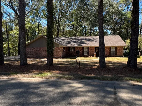 109 Willow Creek Cir, Vicksburg, MS 39183