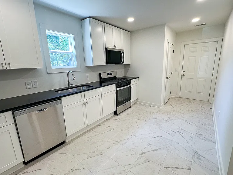 2346 Sorentrue Ave — Photo 4